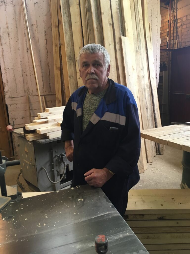 Столяр строительный Г.М. Ходюк