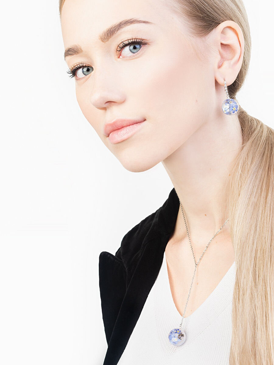 Брендовые украшения от Татьяны Аксеновой. Ручная работа. Внутри украшений настоящие цветы!