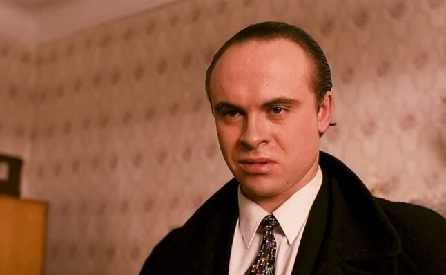 Сергей Мурзин в роли "Круглого" в фильме Алексея Балабанова "Брат"...