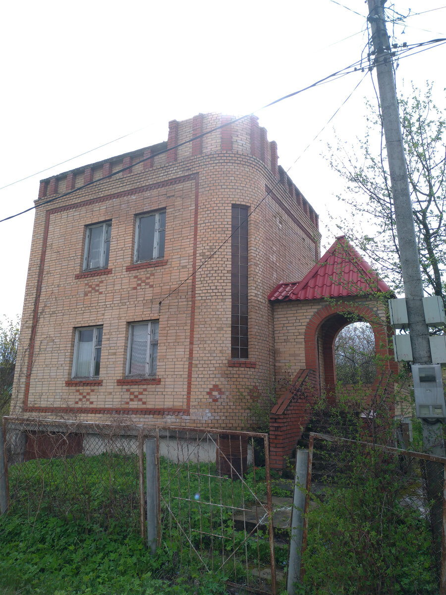 Общий вид заброшенной фазенды