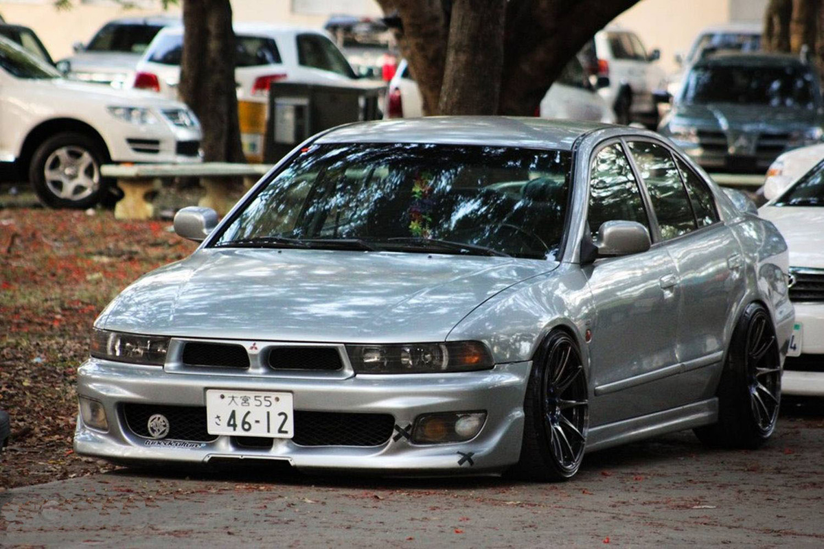 Mitsubishi Galant VR-4 восьмого поколения, Toyota Chaser Tourer-V JZX 100 и Honda Acсord/Torneo Euro-R в кузове Cl1