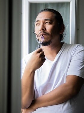  Афганский кинорежиссер Мортаза Шахед (Mortaza Shahed), живет в Берне. Maryam Shahed