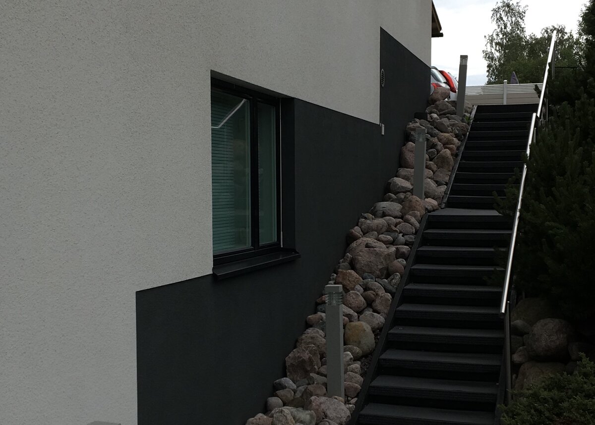 У меня, к сожалению, есть не так много фотографий дома (я же тогда не думала о Дзене 😅), но он был прекрасен и внутри, и снаружи