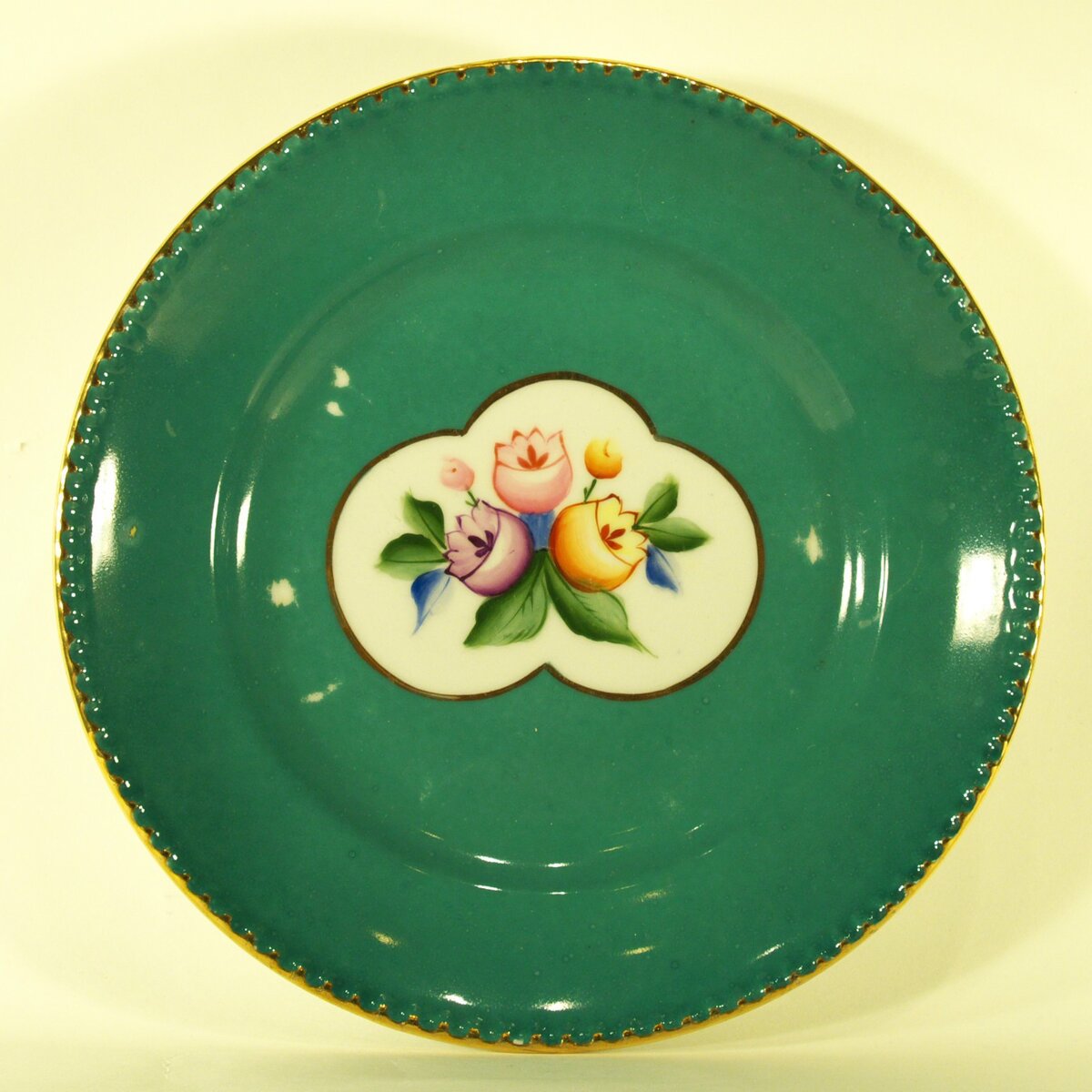 Тарелка. 1926–1930. Дулёво. Источник: ebay.com