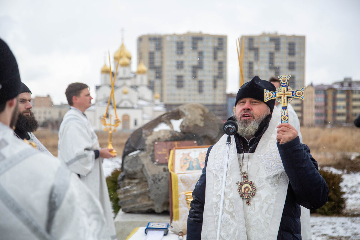 Крещенский парк анапа. Анапа храм князя Владимира. Парк крещения Руси в Анапе. Церковь на Камне.