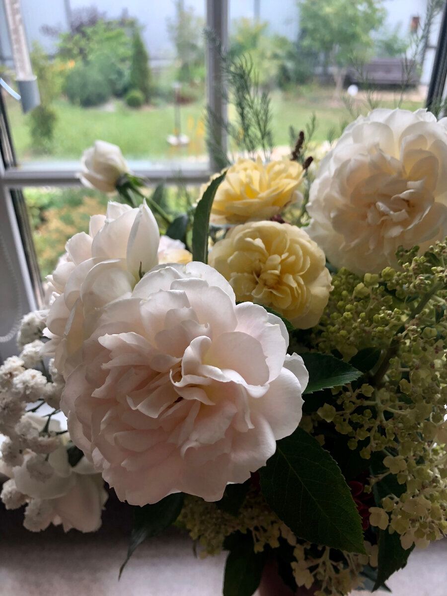 Букет из садовых цветов для настроения