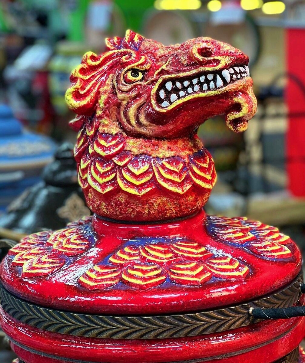 Дракон всегда был символом некого доброго начала, символом могущественного покровителя. Этот уникальный и эксклюзивный тандыр Шелковый Путь поистине завораживает одним своим внешним видом.