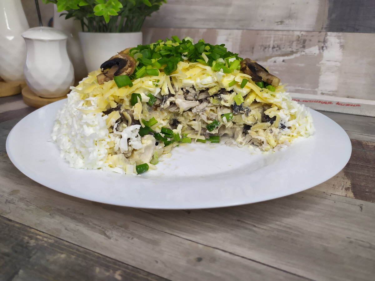 Слоеный салат с шампиньонами - пошаговый рецепт с фото на Готовим дома