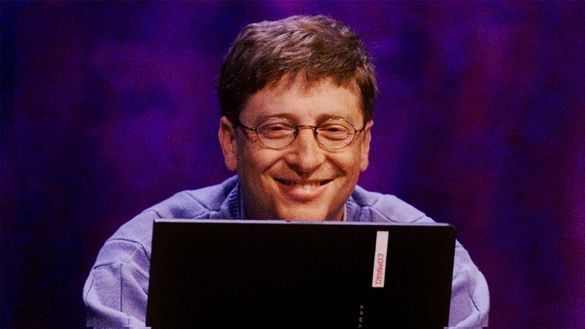 Раскрыть спустя. Bill Gates. Билл Гейтс Windows 1.0. Гейб Ньюэлл 2022. Bill Gates smile.