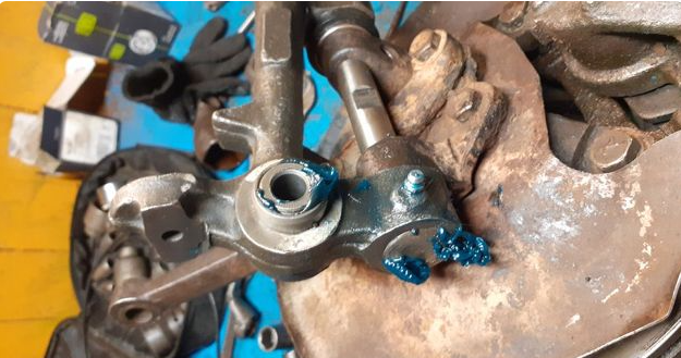 Шприцевание синей смазкой