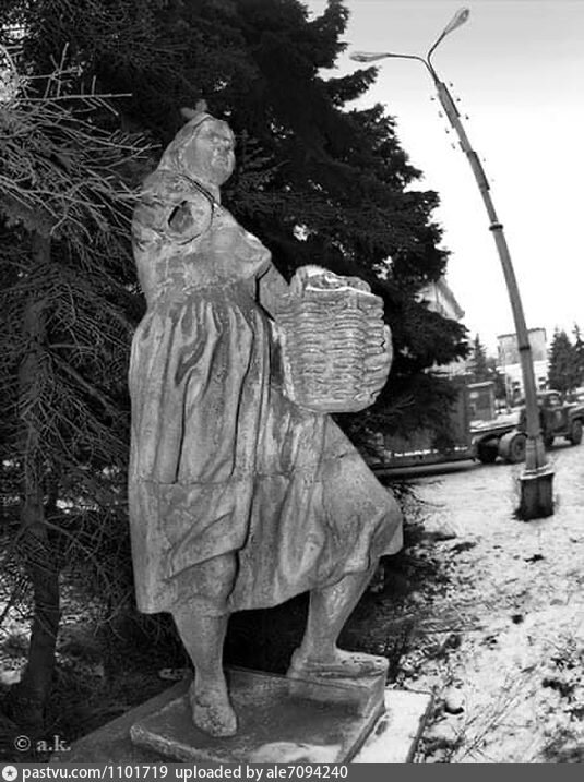 Скульптуры Рязанской ВДНХ / Торговый городок, pastvu.com