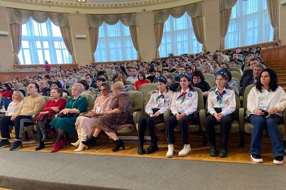     Открытие форума началось с пленарного заседания. Фото: правительство Ростовской области