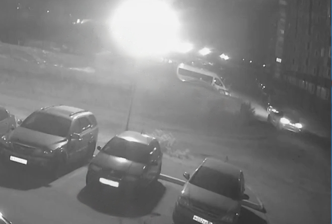    В Брянске сообщили о влетевшем в припаркованные авто на Флотской пьяном гонщике avchernov