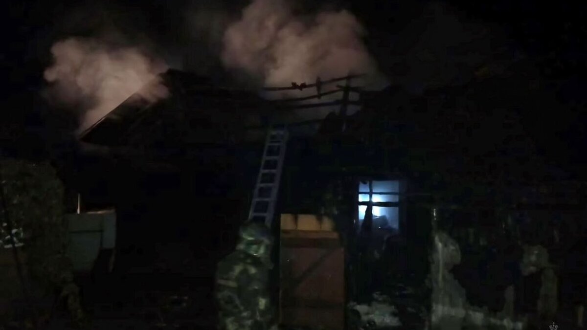 Мужчина и женщина погибли на пожаре в удмуртской деревне Калашур