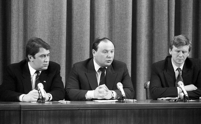 12 июня 1993. Правительство Егора Гайдара 1992 год.