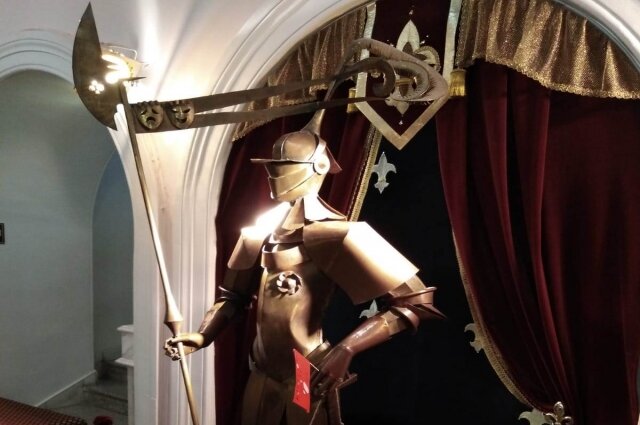    Рыцарь - один из символов Казанского ТЮЗа. Фото:  АиФ/ Ольга Любимова