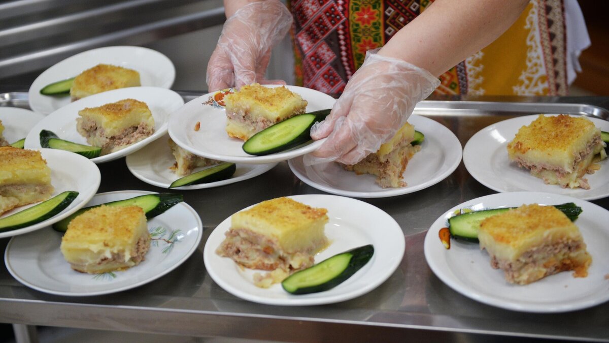    Четверых госпитализировали: в школе Тувы из-за ЧП пострадало 40 человек© РИА Новости | Павел Лисицын