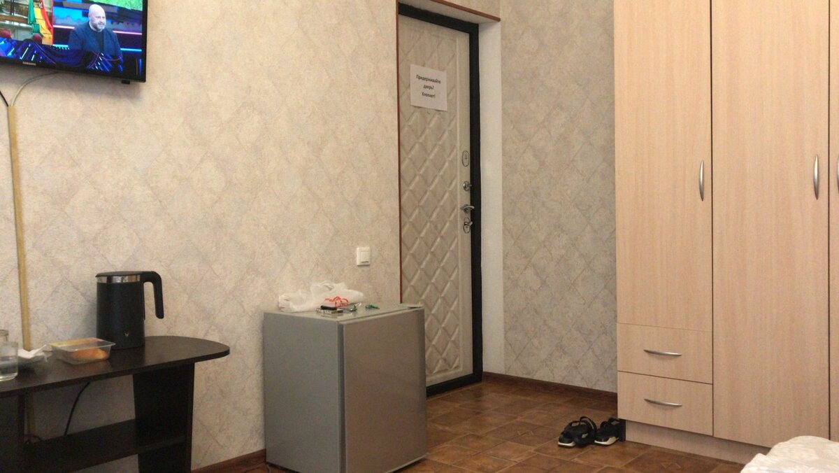 Двухместный стандарт, две раздельные кровати, я фотографировала с одной из них.)