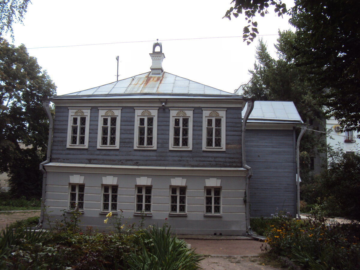    После окончания Первой Московской мужской гимназии в 1840 году Островский поступил на юридический факультет Московского университета / Дом, в котором родился Островский: Малая Ордынка, дом 9/12, строение 6, Замоскворечье, Центральный округ, Москва, Kemal KOZBAEV/Wikimedia Commons/CC BY-SA 4.0