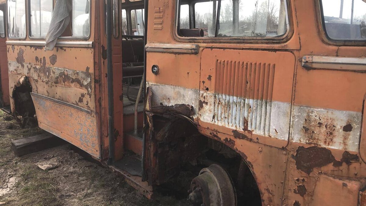 Вот такой паз-672м мне предложили на запчасти.