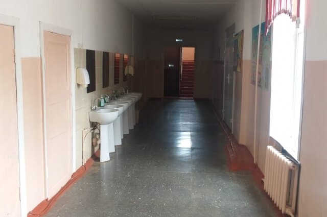    В школе находятся медики. Фото: Прокуратура Алтайского края