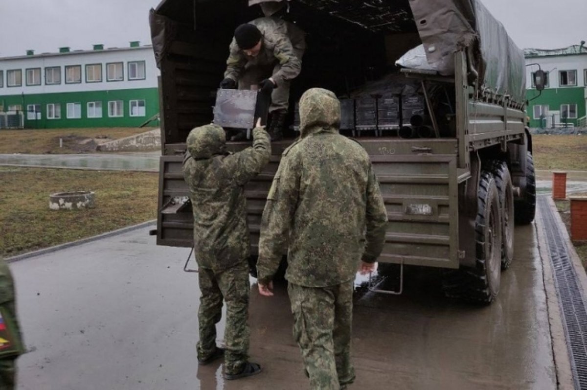    Жители Томска изготовили удобные печи и зеркала для бойцов СВО