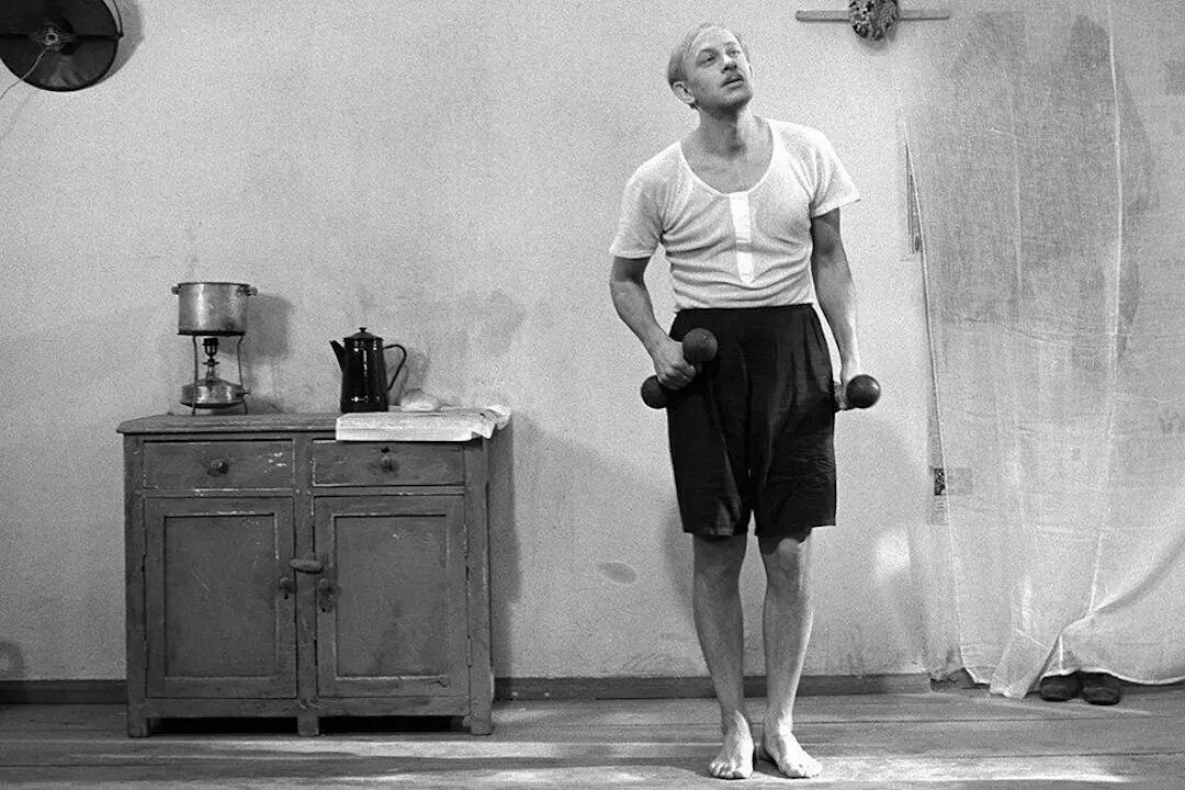 Евгений Евстигнеев в роли Александра Корейко, кадр из фильма Михаила Швейцера «Золотой телёнок»