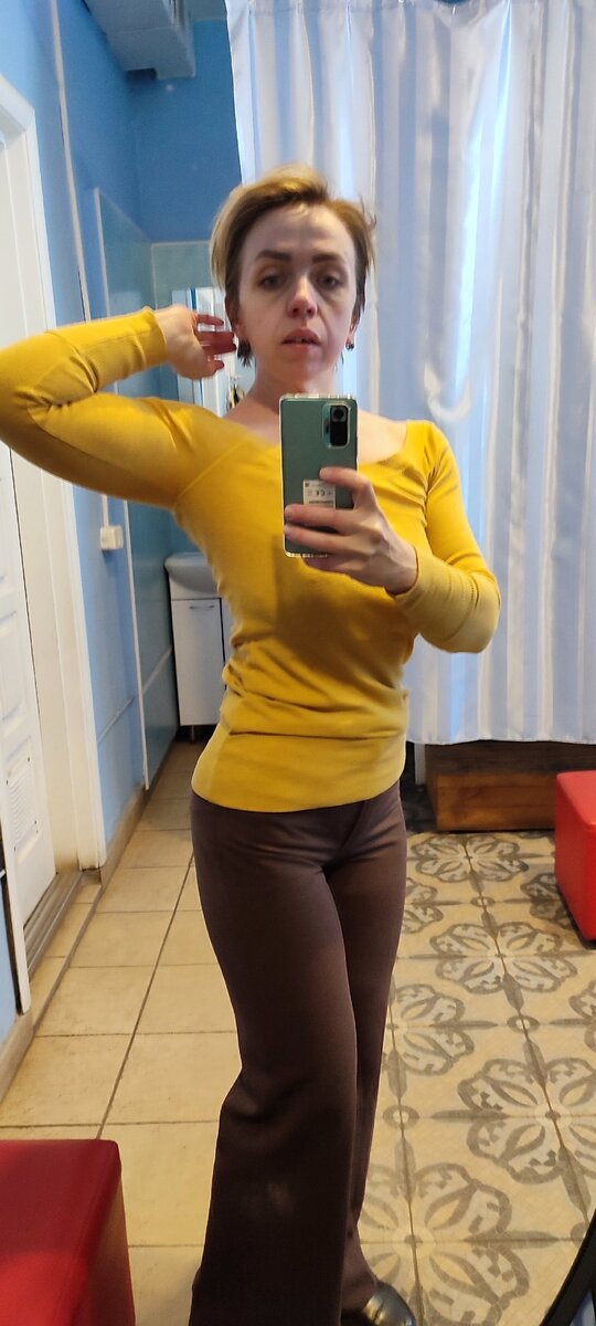 Только в обычной одежде понимаешь, как изменился)