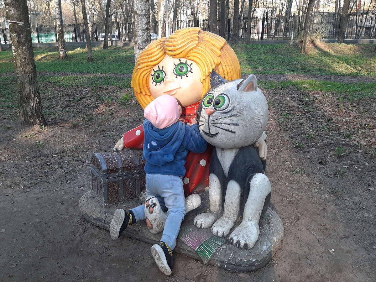 Вот такая любовь к домовёнку Кузе у нас)