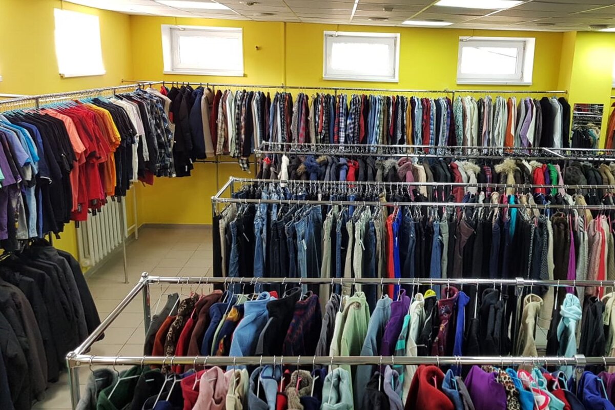 Вторая жизнь: как сдать свою одежду в комиссионный магазин и заработать |  Ресейл-бутик Resellium | Дзен