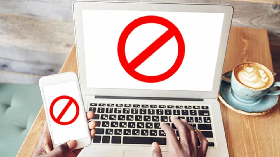 Нежелательно. Запрет сайтов. Запрещенная информация в интернете. Запрет интернета. Блокировка сайтов.