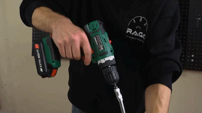 Подвижный держатель в металлической оплётке