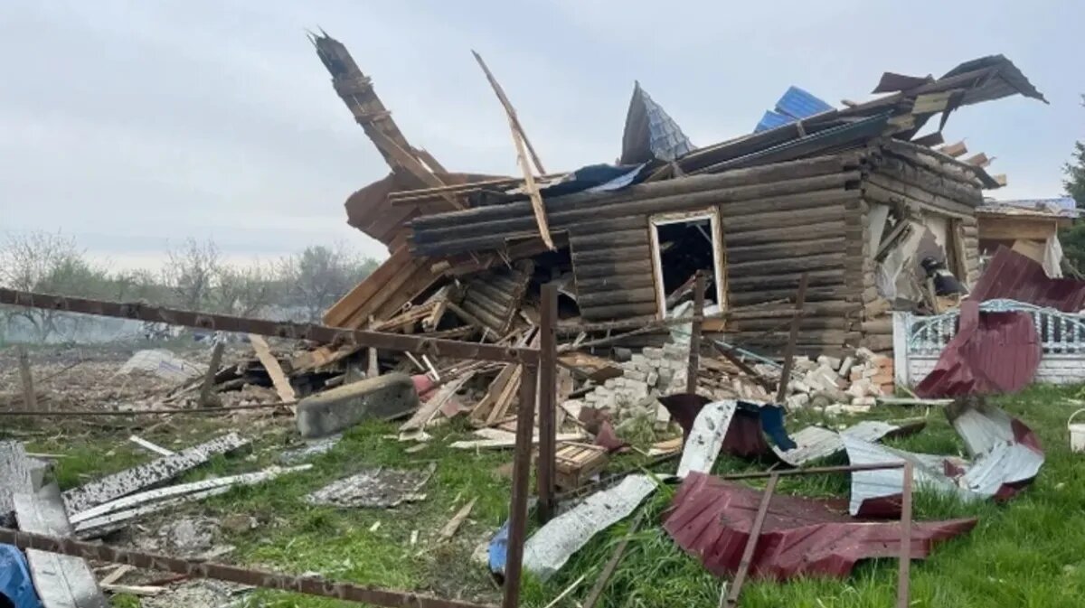 Ужас» В Сети появились фото и видео последствий обстрела брянского посёлка  Суземка | Курьер.Среда | Дзен