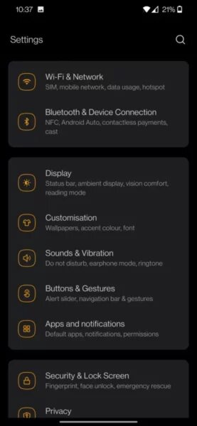 Во-первых, перейдите в Настройки вашего телефона. Просто нажмите на значок Настройки (или гаечный ключ) в ящике приложений.