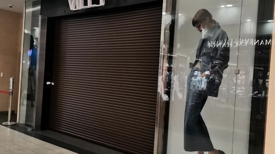     В красноярском ТРЦ «Планета» на месте ушедшего Stradivarius открылся новый магазин одежды Vilet.