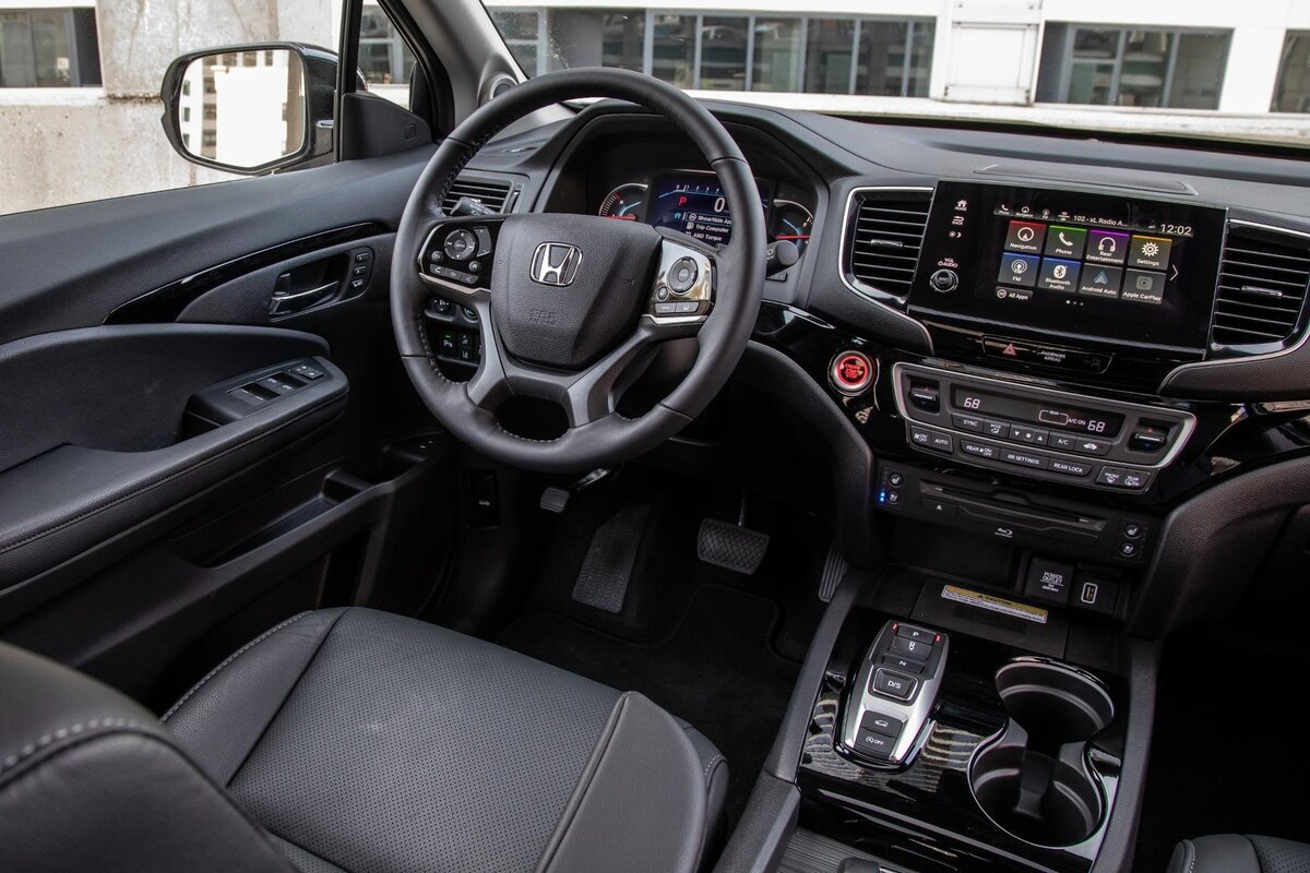      Салон Honda Pilot