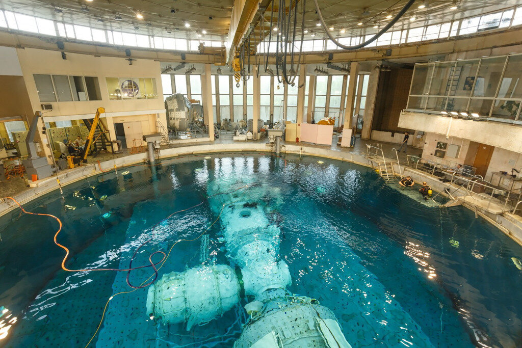 Квартира космонавта егорова с бассейном фото