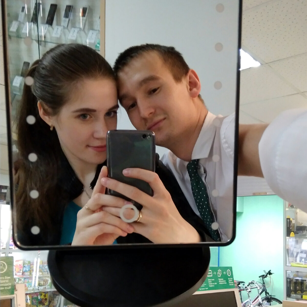  Старое фото, май 2018 года. Тогда я работал в салоне связи "Мегафон" и зарабатывал 15 тысяч в месяц