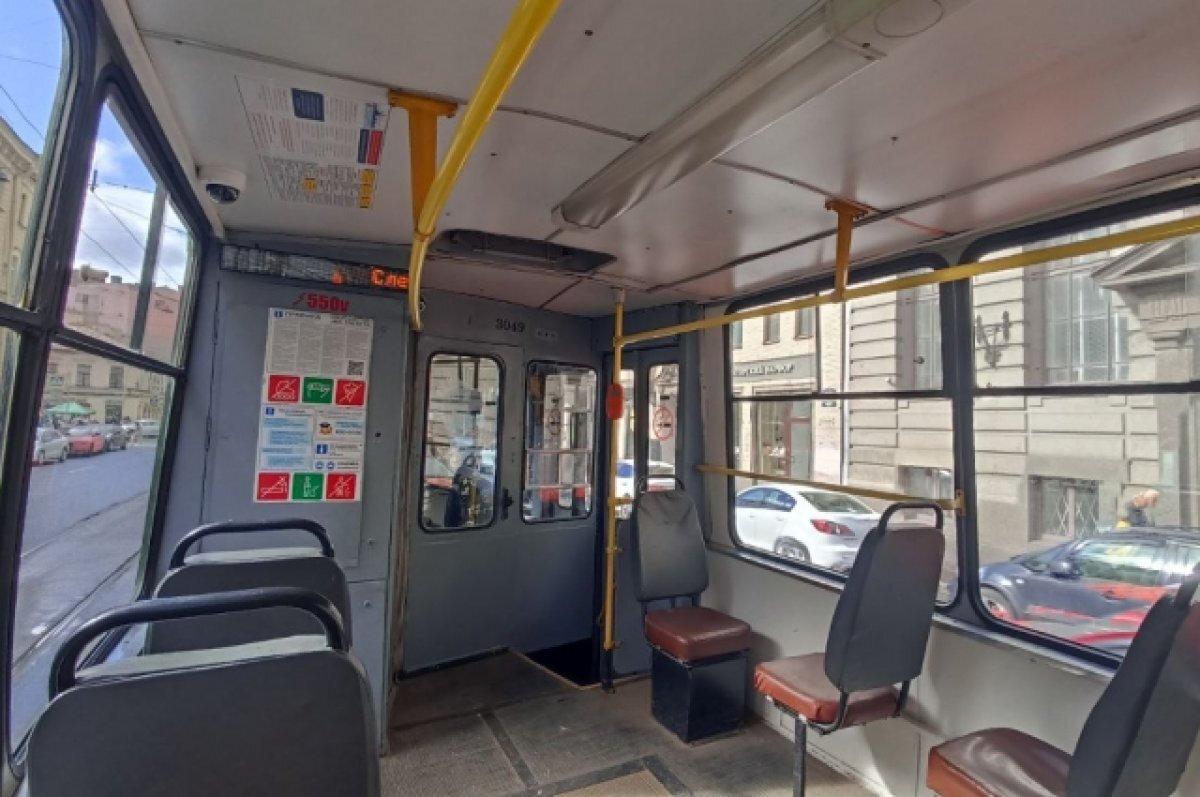    В Барнауле из-за «зайцев» отказались от терминалов оплаты в трамваях