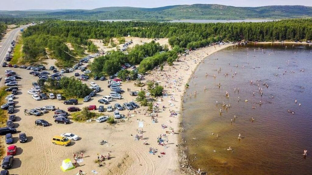 Река ура мурманская. Пляж ура губа Мурманск. Река ура губа Мурманская область. Озеро ура губа Мурманск. Ура река Мурманская.