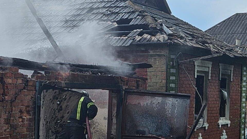     Село Новая Таволжанка Шебекинского округа Белгородской области попало под обстрел ВСУ, в результате налета серьезно пострадала местная жительница.