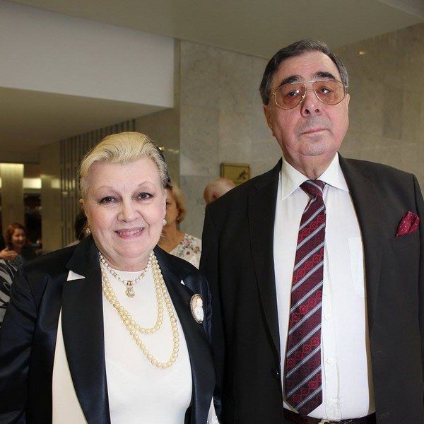     Мошенники, обманувшие семью Алексея Баталова, получили приговор