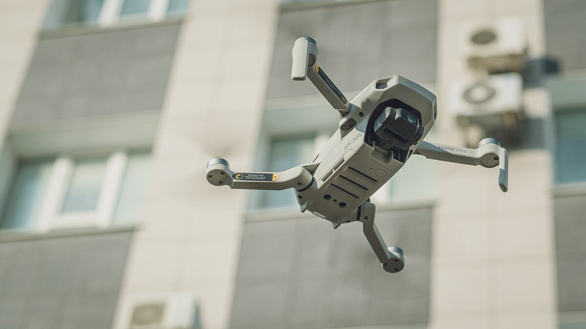     В Ростовской области привлекли к ответственности жителя Волгодонска Артема Самойлина за запуск квадрокоптера, сообщает региональное УФСБ.