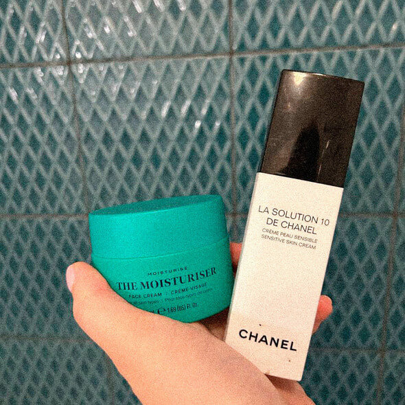    На фото: крем для лица The Moisturiser, Skin Rocks by Caroline Hirons; увлажняющий крем La Solution 10, Chanel.