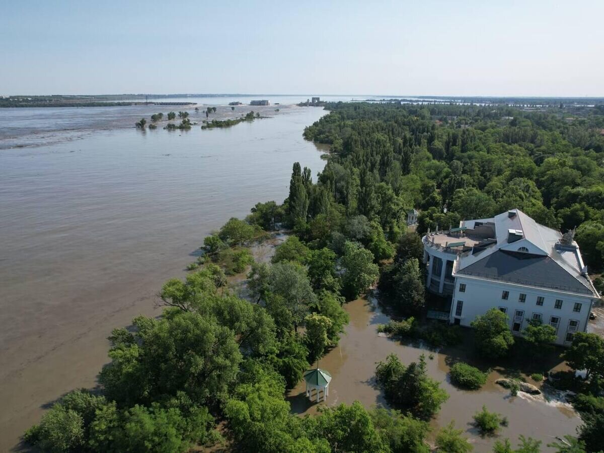    Затопленный центр Новой Каховки© Фото : Администрация города