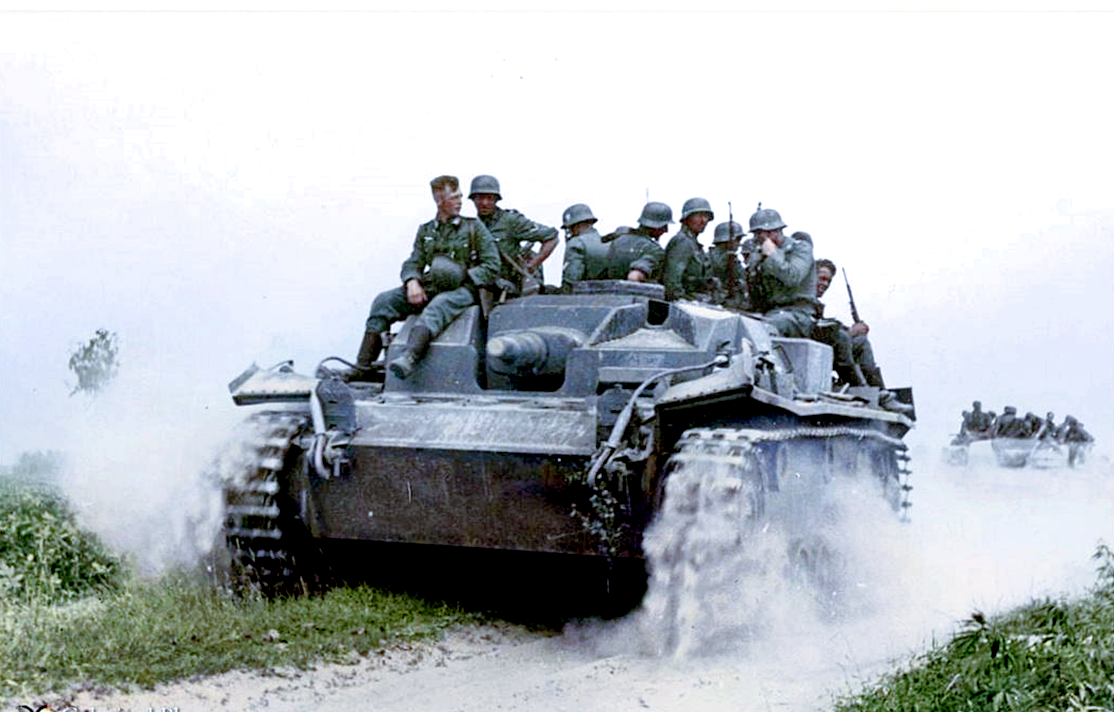 Немецкая пехота на Sturmgeschütz StuG III Ausf. B, лето 1941 г.