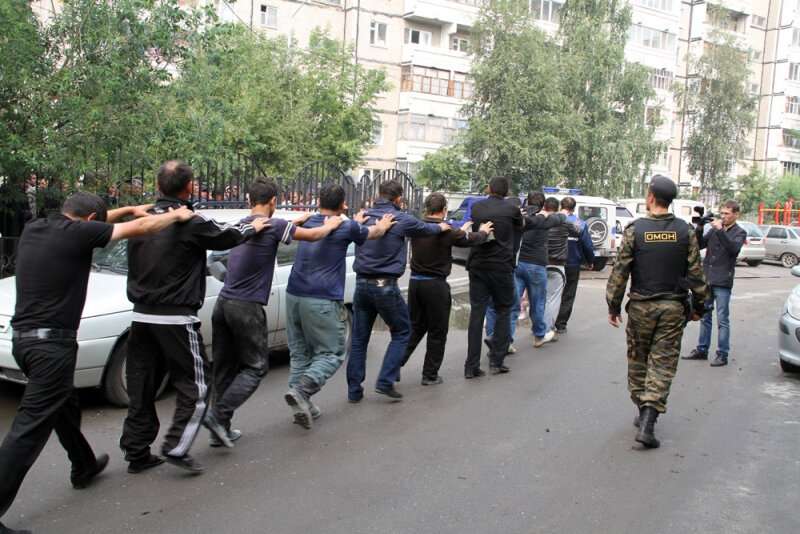 Рейды в москве на мигрантов. Облава на мигрантов. Задержание мигрантов в Москве. Миграционная преступность.