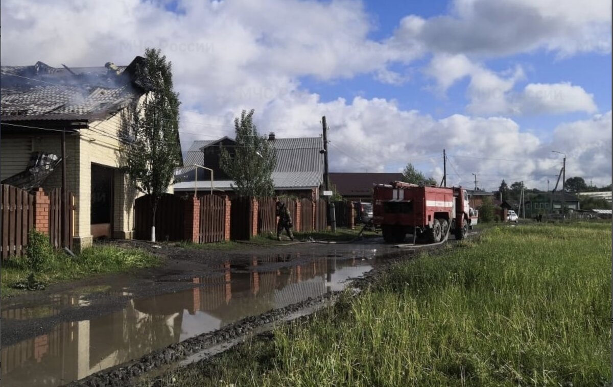 В Первоуральске 10-летний мальчик во время пожара спас свою мать и  племянницу | новости Первоуральска | Дзен