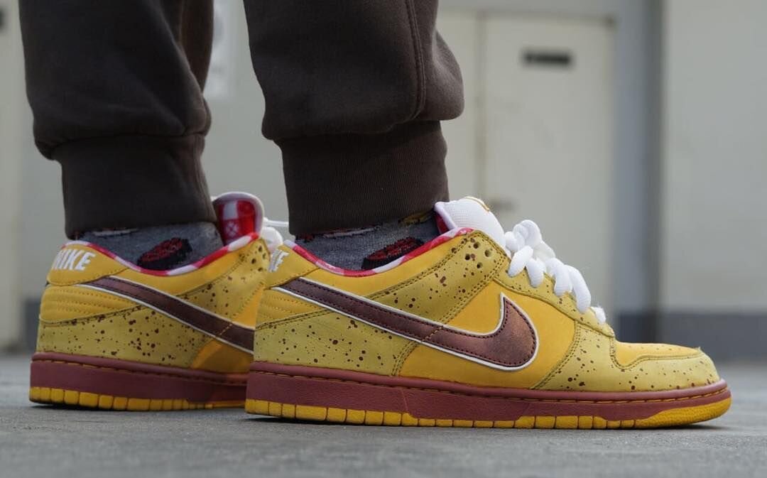 Nike Dunk SB Low Yellow Lobster Top