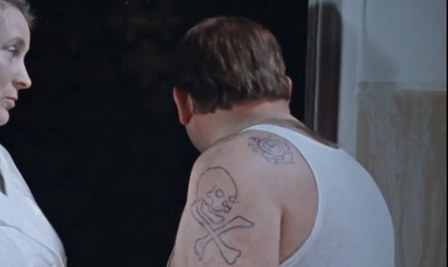 Рассказываем и показываем, что обозначают татуировки Доцента из "Джентельменов удачи"